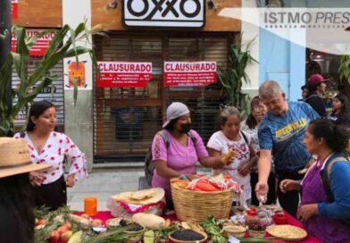 Por el derecho a una alimentación digna y sin chatarra clausuran “simbólicamente” tienda Oxxo en Oaxaca